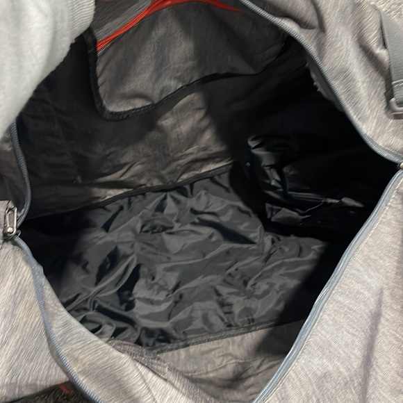 Lightweight Large Duffle - Picture 4 of 5